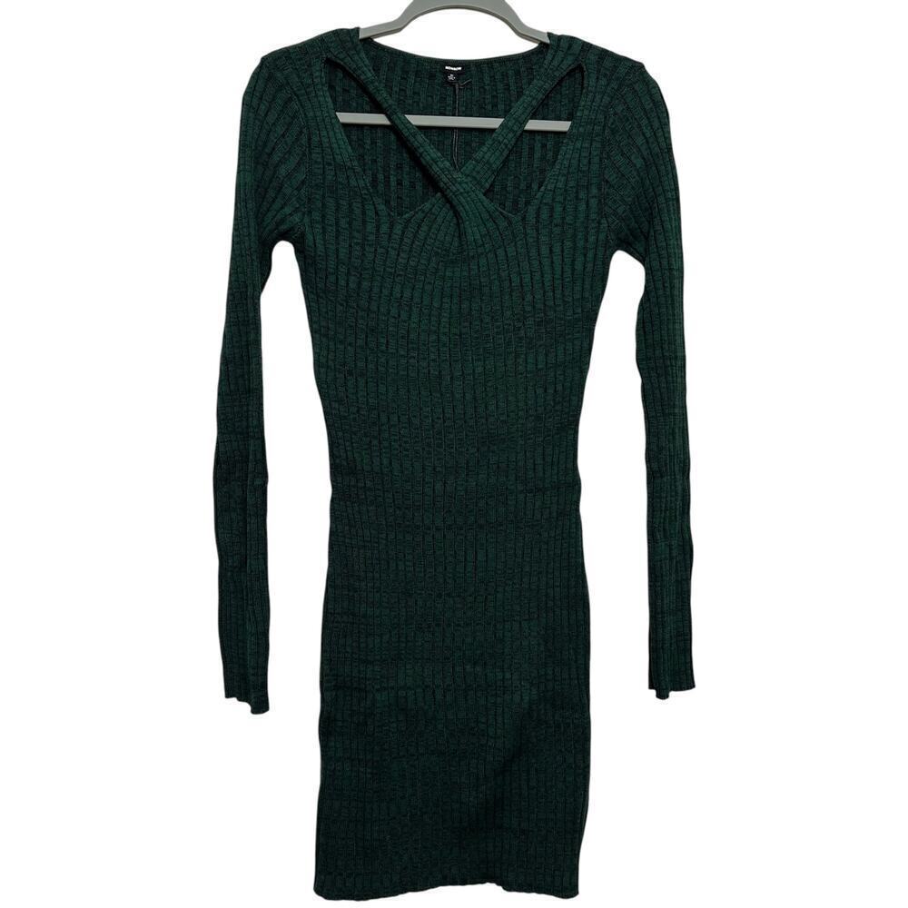 Monrow women’s NWT’s Cosmo ribbed sweater dress with crossover neck. Size medium